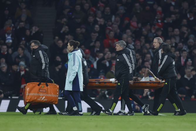 Arsenal dealt blow as Gabriel Jesus stretchered off the pitch in FA Cup clash with Manchester United