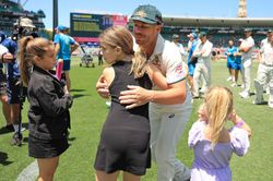 [In Picture] David Warner’s daughters pose with modern tennis great during 2025 Australian Open