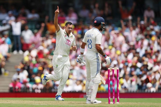 "His weakness is only because of one reason" - Sunil Gavaskar on Virat Kohli's dismissal in BGT 2024-25 5th Test