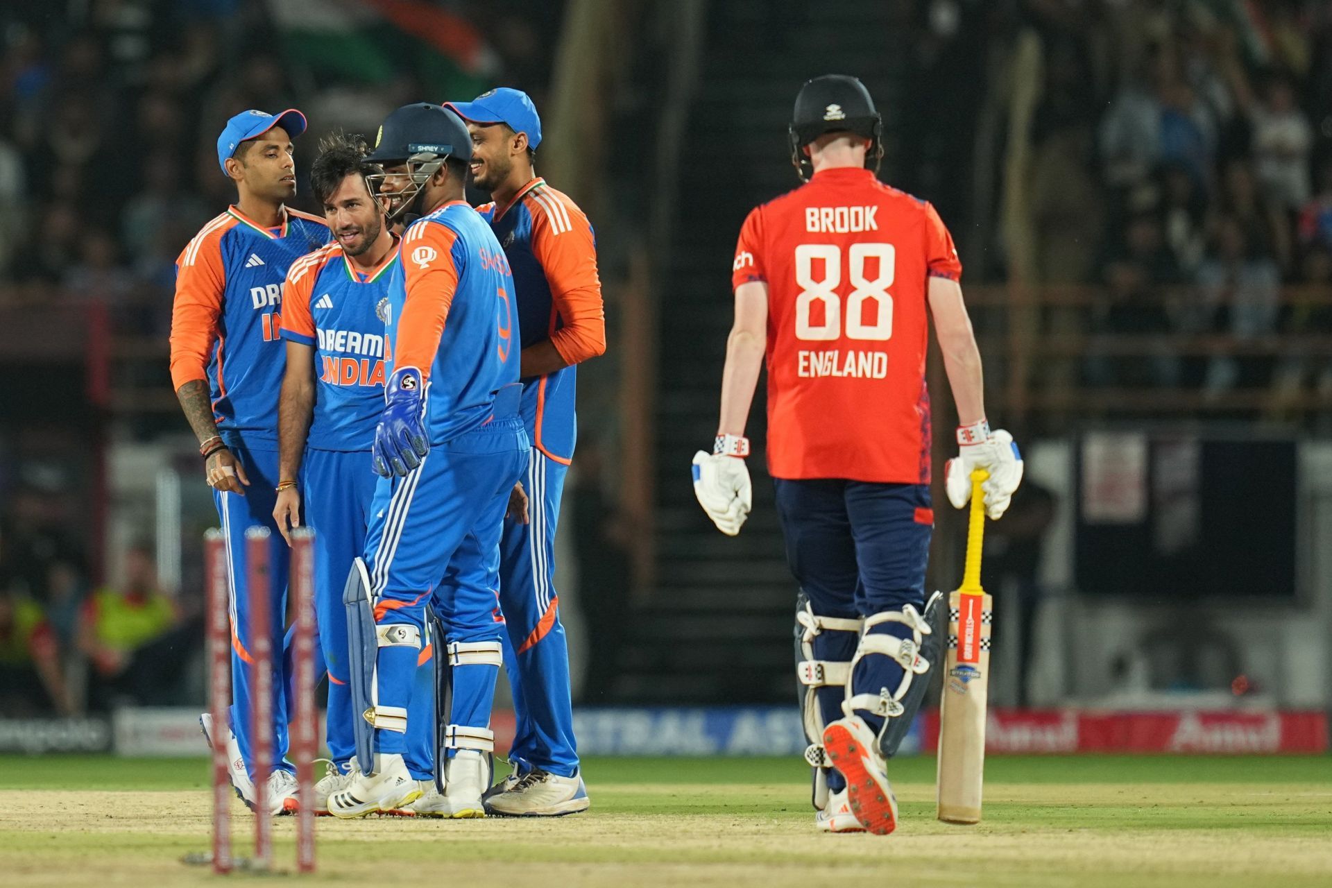 Team India celebrate Harry Brook