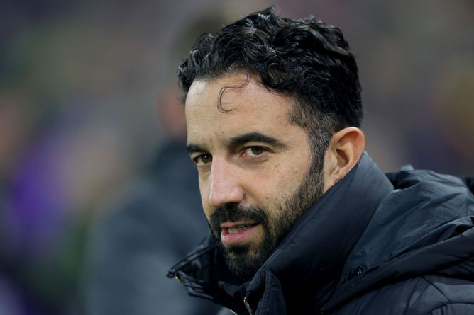 "Makes impact whenever he’s on the pitch", "Rescued the 3 points at stake" - Fans praise Manchester United star after win over Fulham