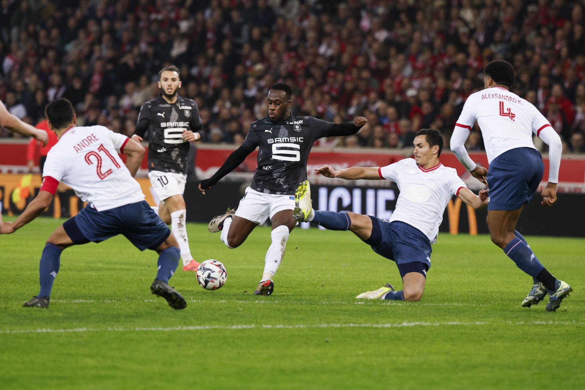 Lille OSC v Stade Rennais FC - Ligue 1 McDonald