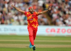 DSG batter breaks into smile after JSK spinner Imran Tahir's wild wicket celebrations in SA20 2025 game [Watch]