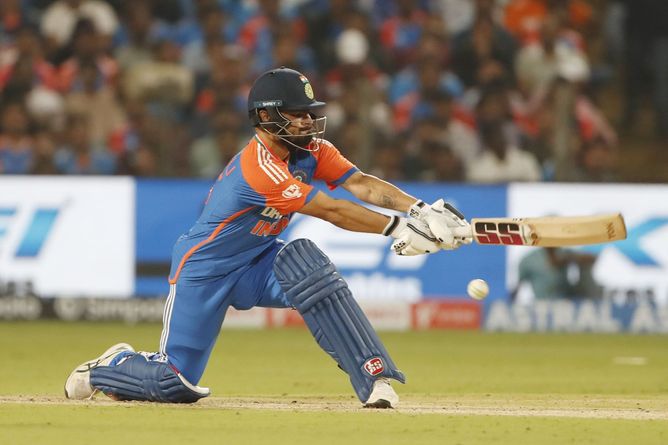 Rinku Singh attempts a big shot off Brydon Carse, ends up getting caught at deep third man in IND vs ENG 2025 4th T20I [Watch]