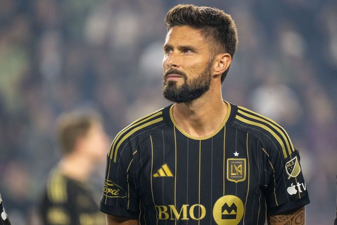 Former Chelsea and Arsenal striker Olivier Giroud robbed of £400k worth assets - Reports