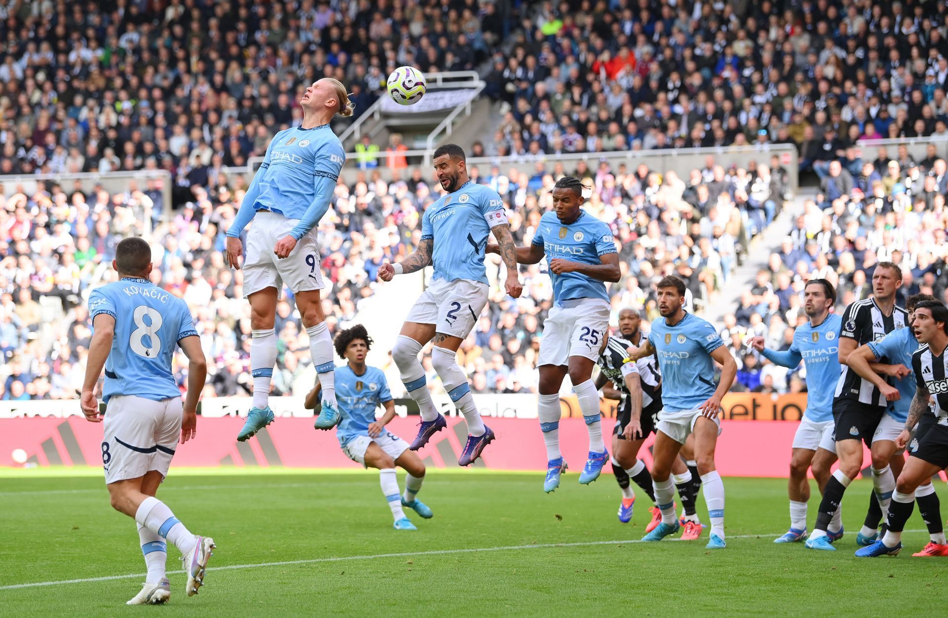 Newcastle United FC v Manchester City FC - Premier League - Source: Getty