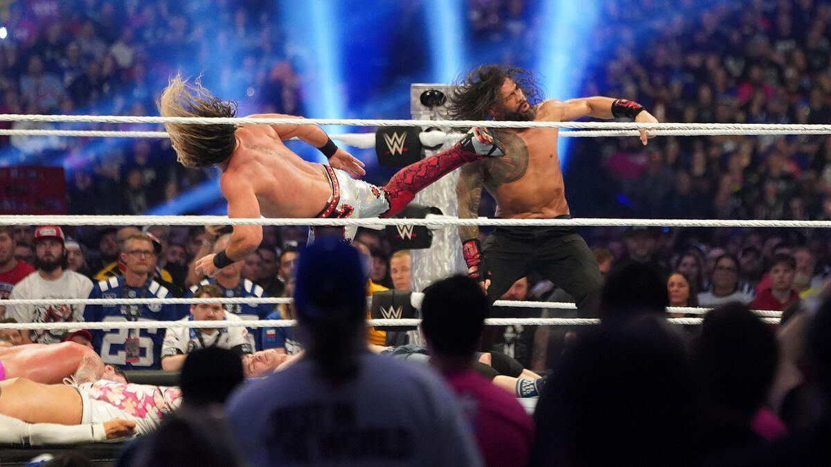 Roman Reigns and Seth &quot;Freakin&quot; Rollins battling it out at Royal Rumble (Image via wwe.com)