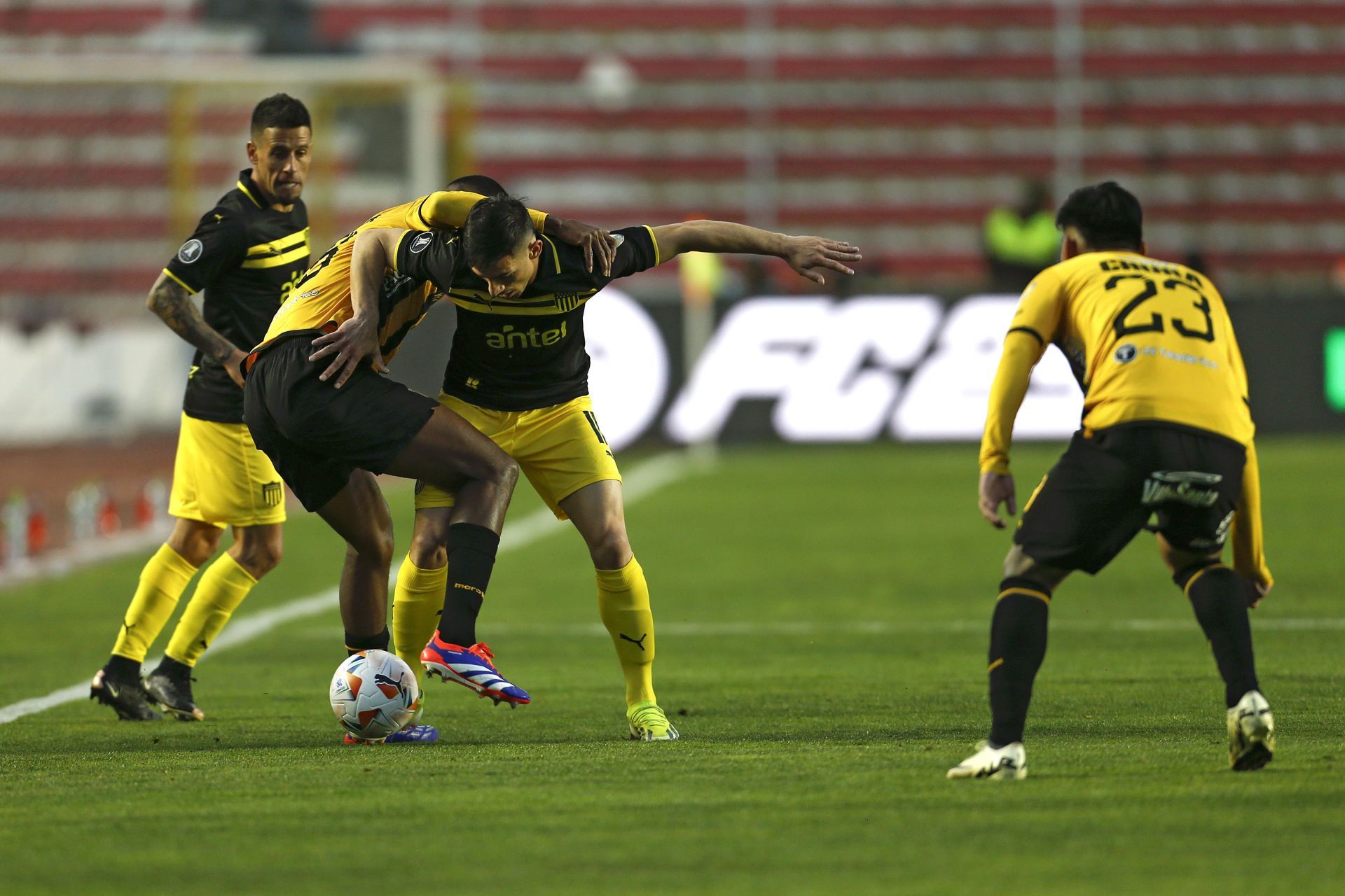 The Strongest v Pe&ntilde;arol - Copa CONMEBOL Libertadores 2024 - Source: Getty