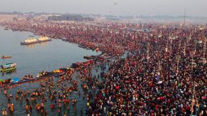 Indian legend takes holy dip with wife at Maha Kumbh 2025 [In Pictures]