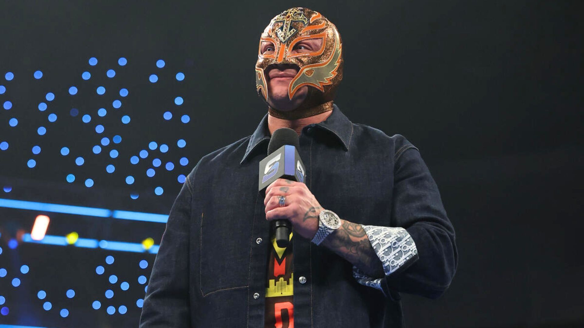 Rey Mysterio is a wrestling legend and WWE Hall of Famer [Image: WWE.com]