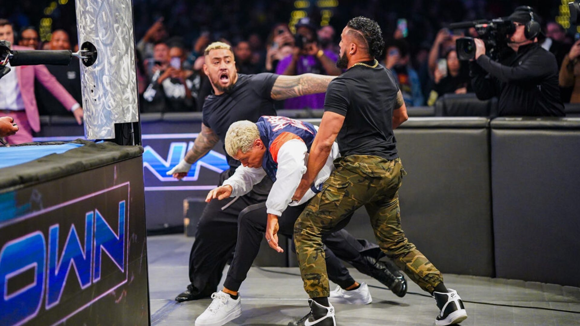 Solo Sikoa accidentally took out Tama Tonga on SmackDown this week (Image via WWE.com).