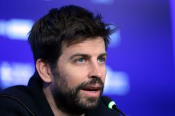 "Doing it for 120 years" - Barcelona icon Pique slams Real Madrid for complaining abouts refefees, says it's a 'full-blown smokescreen'