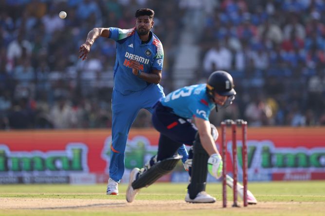 Harshit Rana throws apples at kids during IND vs ENG 2025 2nd ODI [Watch]