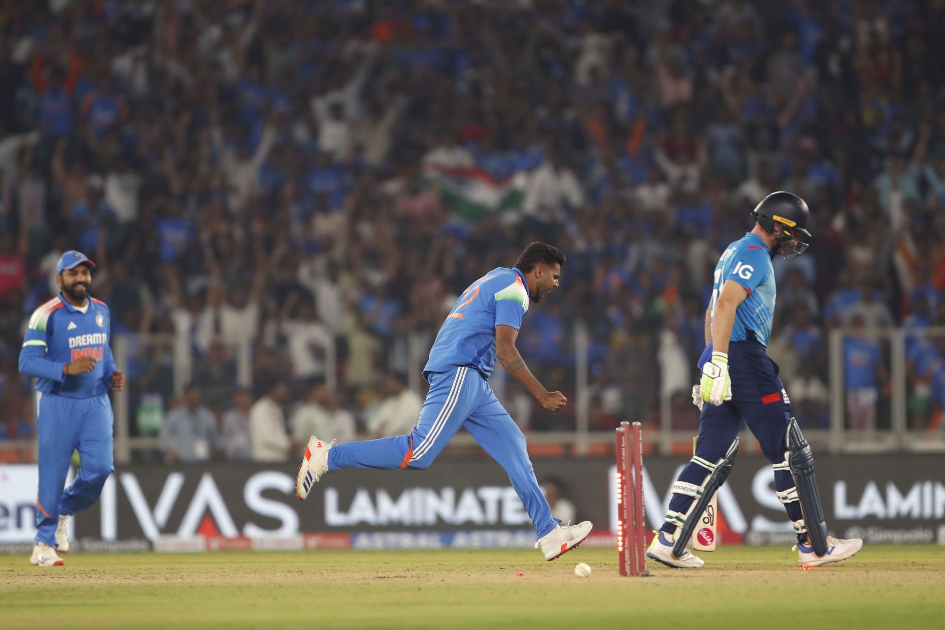 England batters struggled again in the middle overs of the Ahmedabad clash [Credit: Getty]