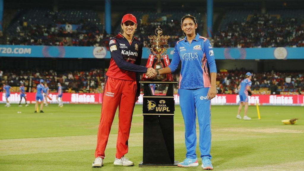 Smriti Mandhana with Harmanpreet Kaur ahead of match on Friday. (Image: wplt20.com)