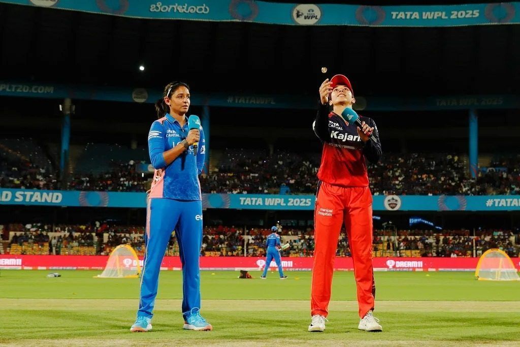 RCB and MI captains at the toss. (Image: wplt20.com)