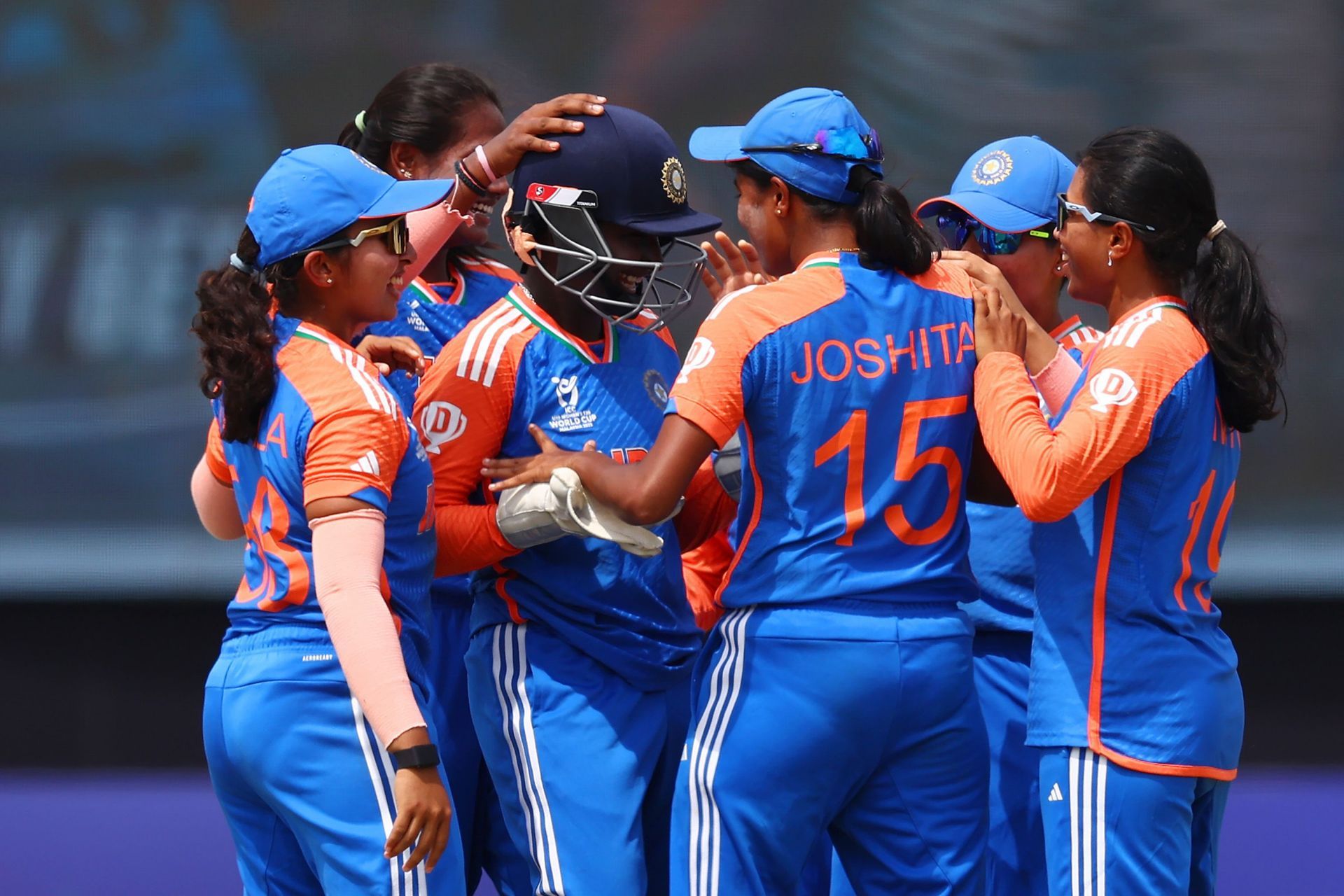 भारतीय महिला टीम ने रचा इतिहास (Photo Credit - @BCCIWomen)