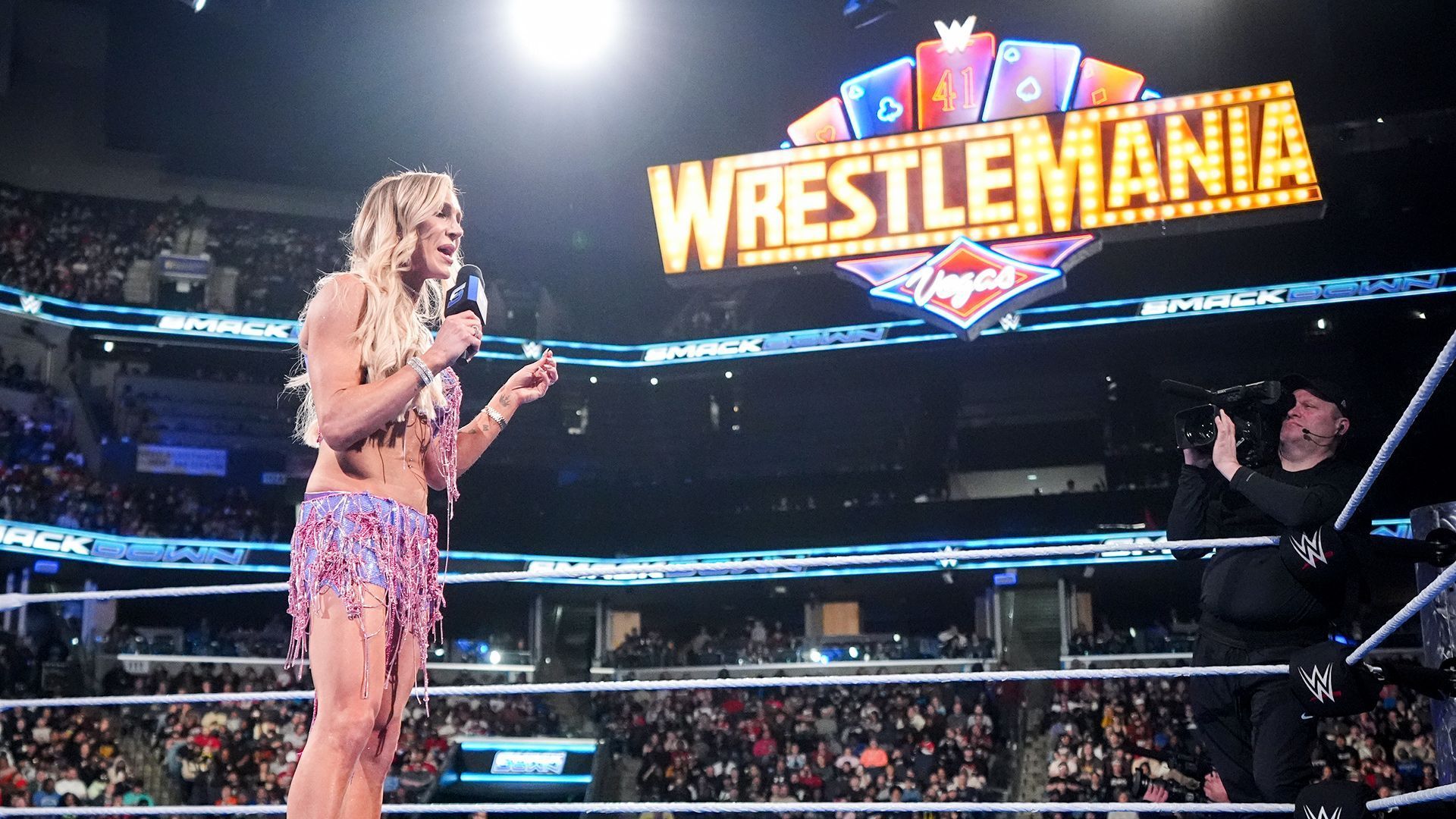 Charlotte Flair returns to WWE SmackDown