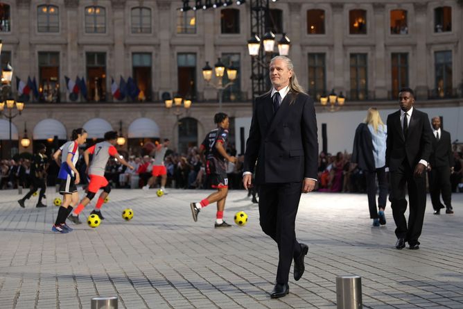 “It’s karma, you need to focus on winning each game” - Emmanuel Petit lashes out at Arsenal star for not being humble enough