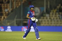 Shafali Verma dismissed for a golden duck by Renuka Singh Thakur in DC vs RCB WPL 2025 match [Watch]