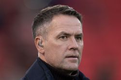 “It’s the easiest position on the pitch in theory” - Michael Owen slams 3 Manchester United stars who ‘sit there doing nothing’ after loss to Spurs