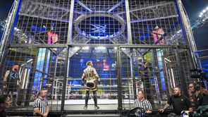 WWE में Elimination Chamber मैच के नियम और इसे जीतने के तरीकों के बारे में पूरी जानकारी