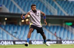 Hardik Pandya drops straightforward catch off Kuldeep Yadav’s bowling in IND vs BAN 2025 2025 Champions Trophy [Watch]