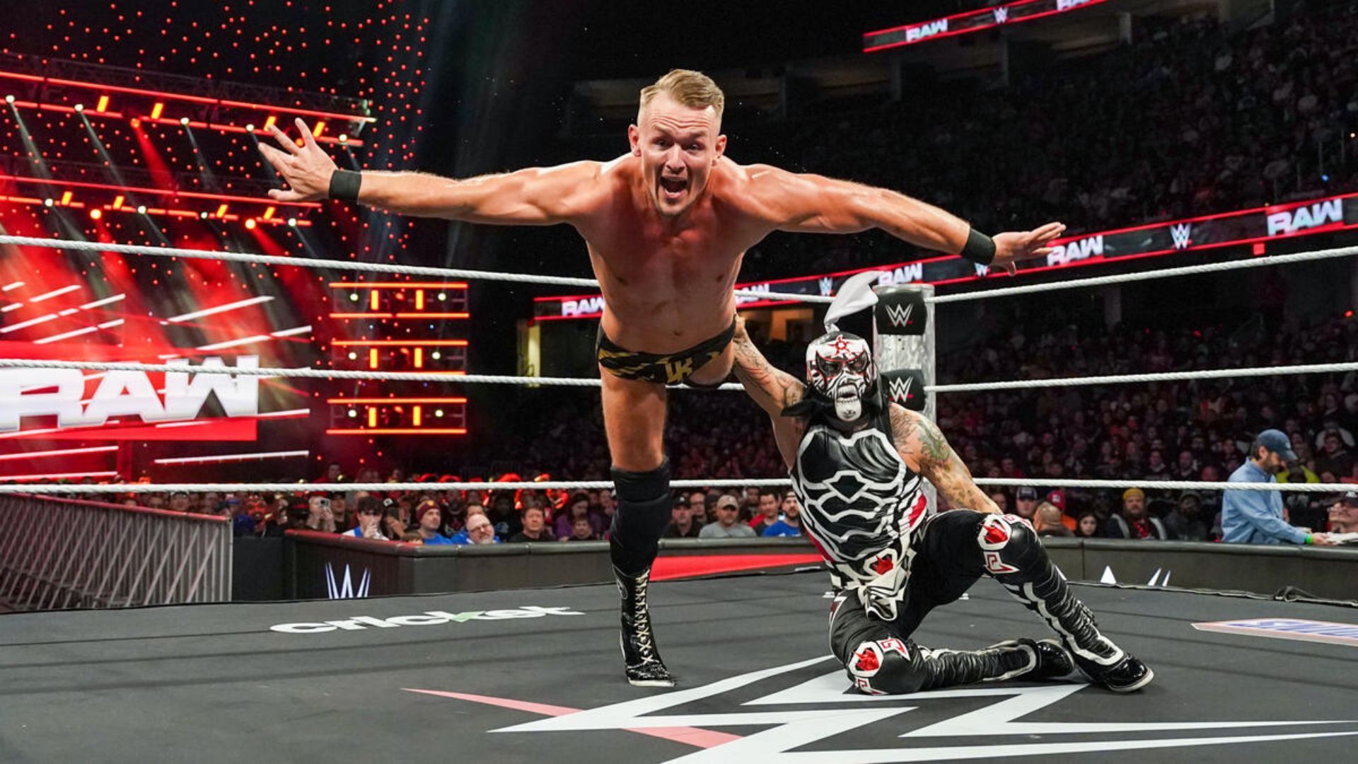 Ludwig Kaiser and Penta during their RAW match. [Image via WWE.com]