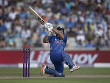 "Boy, he looked good" - Sanjay Manjrekar reckons Indian all-rounder's versatility could keep Rishabh Pant out of the playing XI in Champions Trophy