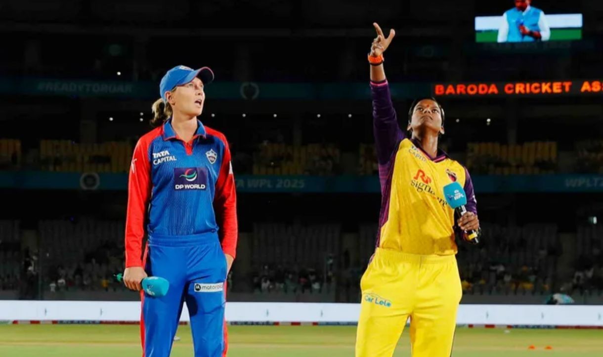 Meg Lanning of DC and Deepti Sharma of UPW during toss [WPLT20]