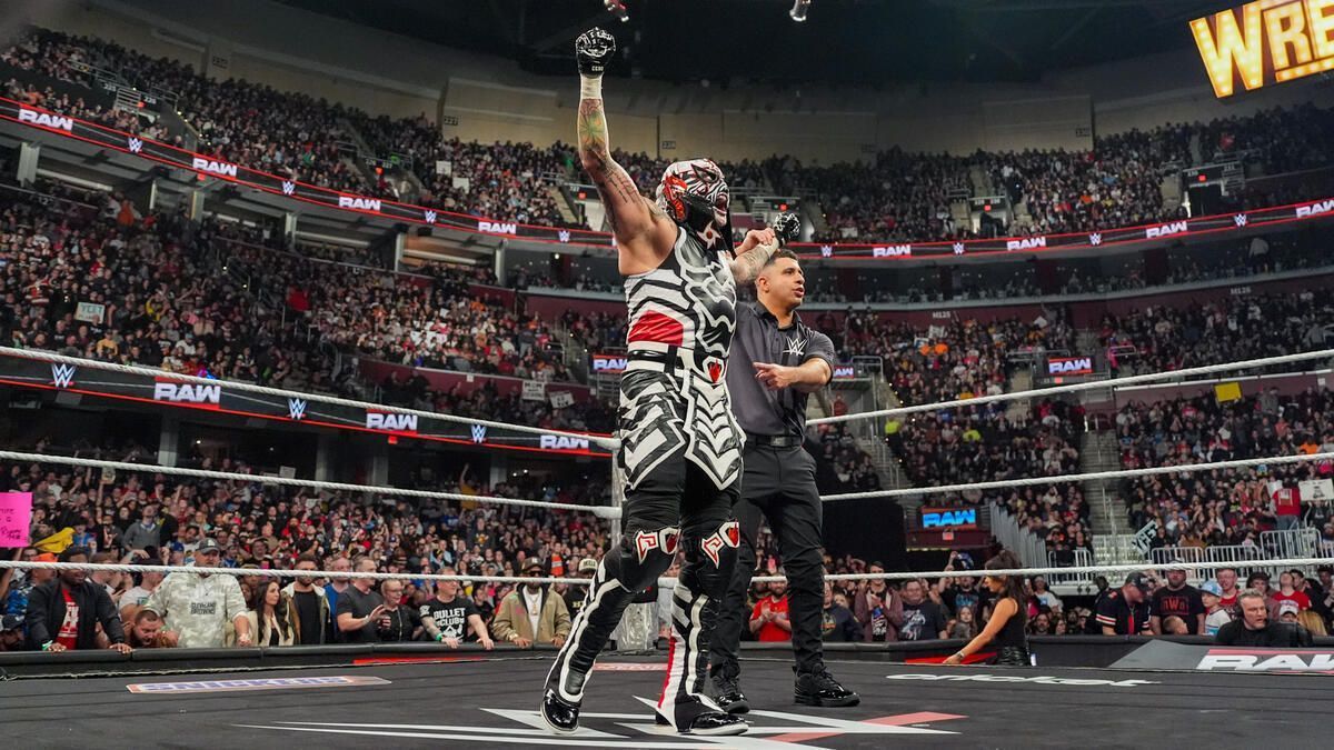 Penta keeps his winning streak intact despite missing RAW (Credit: WWE.com)