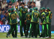 Which was the previous instance of Pakistan finishing last in their group before 2025 Champions Trophy?