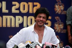 "7 saal bad dekhna Kolkata Knight Riders ko" - When Shah Rukh Khan hit back at RCB player who asked him to remove 'Jeetbo' from anthem in 2010 [Watch]