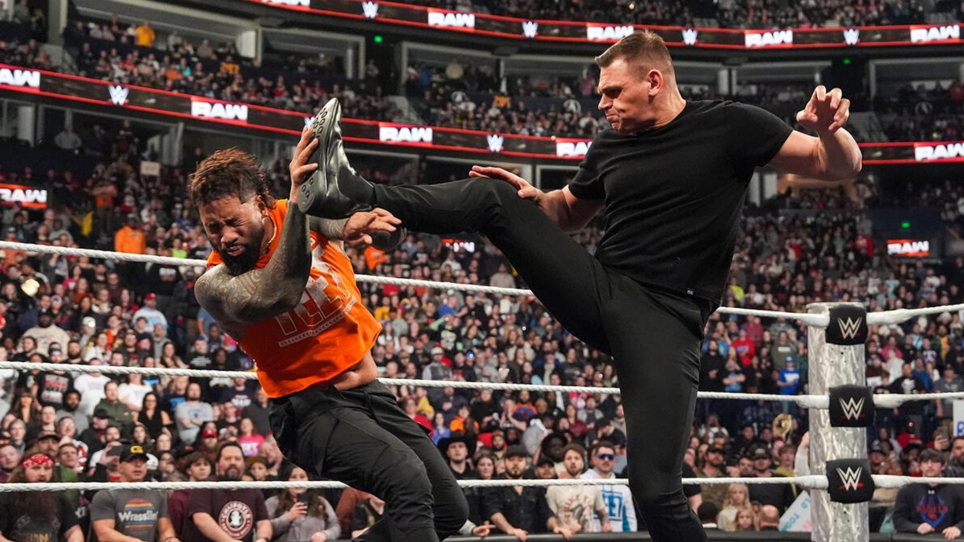 Gunther kicking Jey Uso at WWE RAW (Image via wwe.com)