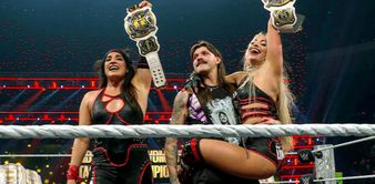 'पंसद नहीं करता'- WWE के मौजूदा चैंपियन ने अपने साथी और खुद की तारीफ में गढ़े कसीदे, फैन ने कर दी बेइज्जती