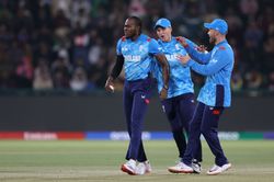 Travis Head perishes for 6 as Jofra Archer holds onto a brilliant reflex catch of his bowling in AUS vs ENG Champions Trophy 2025 clash [Watch]