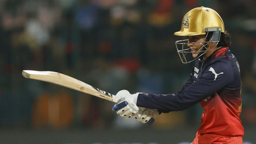 Smriti Mandhana during RCB vs GG WPL 2025 clash. (Image: wplt20.com)