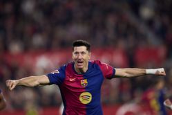Barcelona will only be able to sign striker target if Robert Lewandowski leaves in the summer: Reports