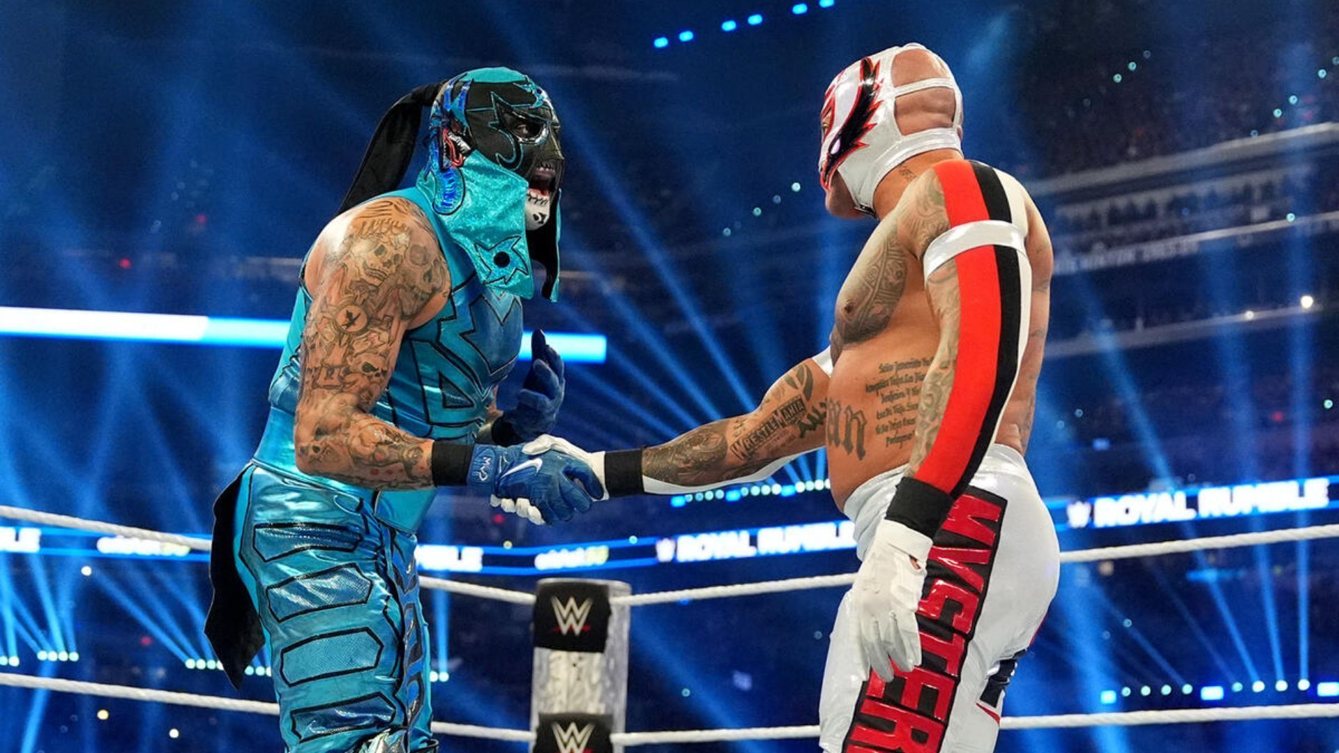 Penta mixed it up with Rey Mysterio at the Royal Rumble [Image: WWE.com]