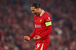 "They read the game so well" - Phil Thompson claims Liverpool legend was similar to Virgil van Dijk