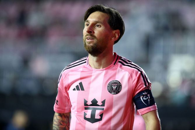 WATCH: Lionel Messi scores stunning goal to help Inter Miami beat Sporting KC in CONCACAF Champions Cup
