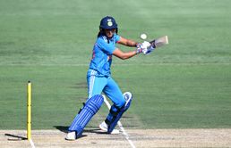 Annabel Sutherland has the last laugh after Harmanpreet Kaur smashes her for 4, 4, 6, and 4 in MI-W vs DC-W WPL 2025 clash