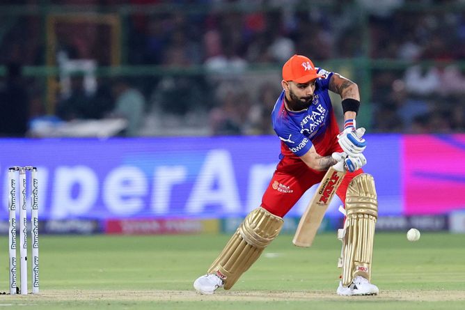 Virat Kohli faces Bhuvneshwar Kumar and Josh Hazlewood in RCB nets ahead of IPL 2025 [Watch]