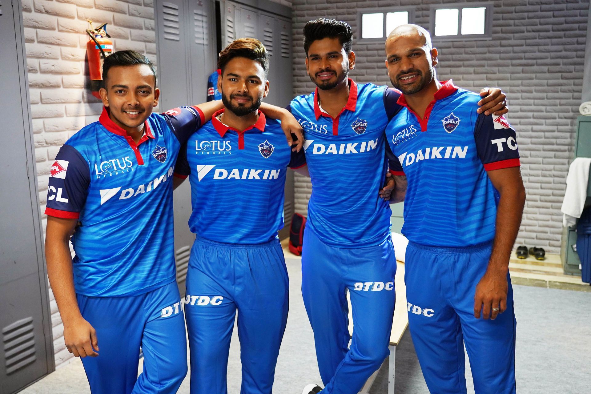 Delhi IPL Team Gets A New Name Delhi Capitals Along With New Jersey - Source: Getty