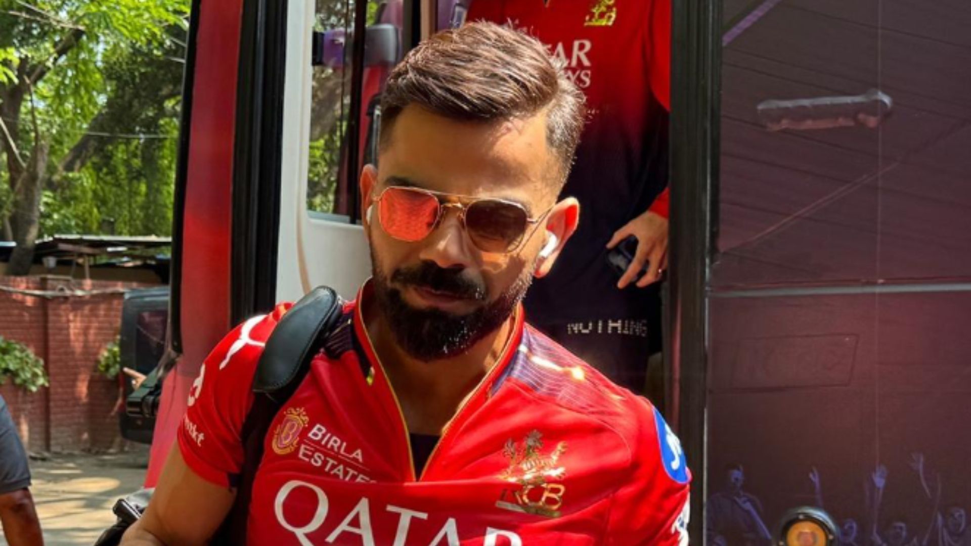 Virat Kohli in RCB colors ahead of the IPL 2025 season (Image Credits: RCB/X)