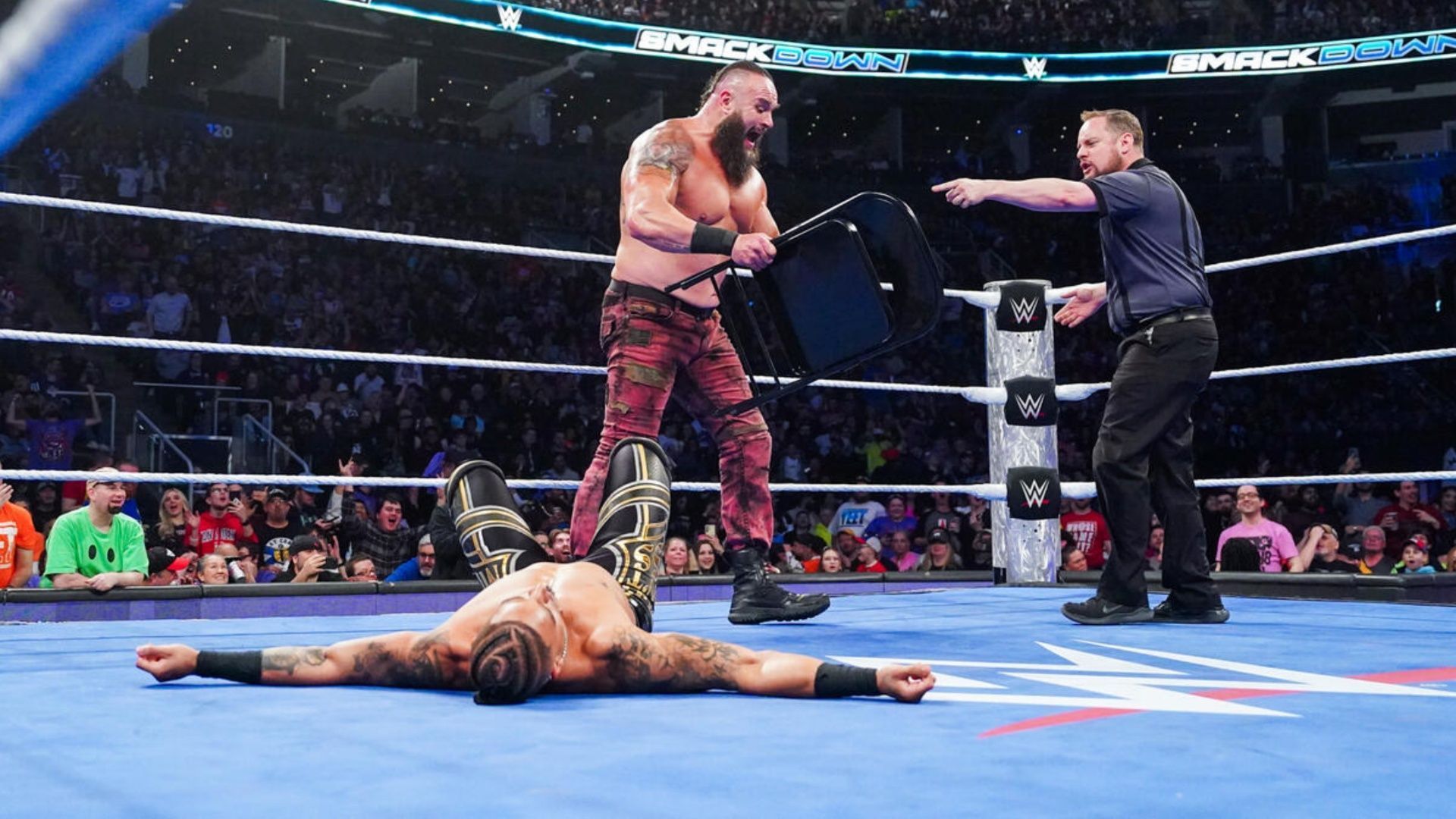 Braun Strowman argues with the referee on WWE SmackDown (Image via WWE.com).