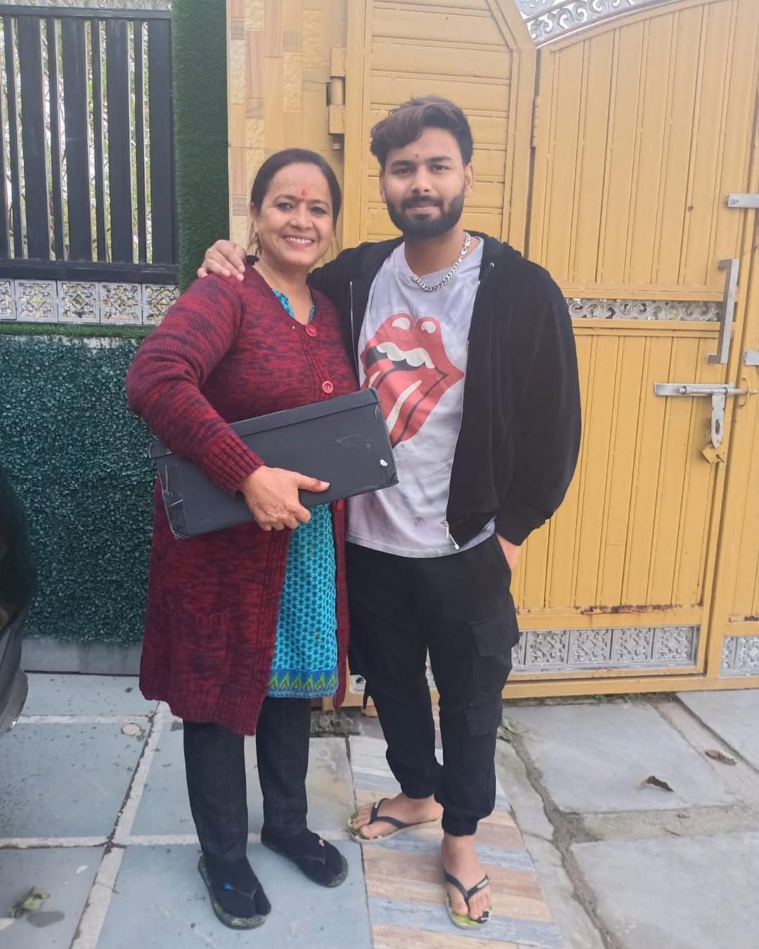 Rishabh Pant&rsquo;s Mother Image