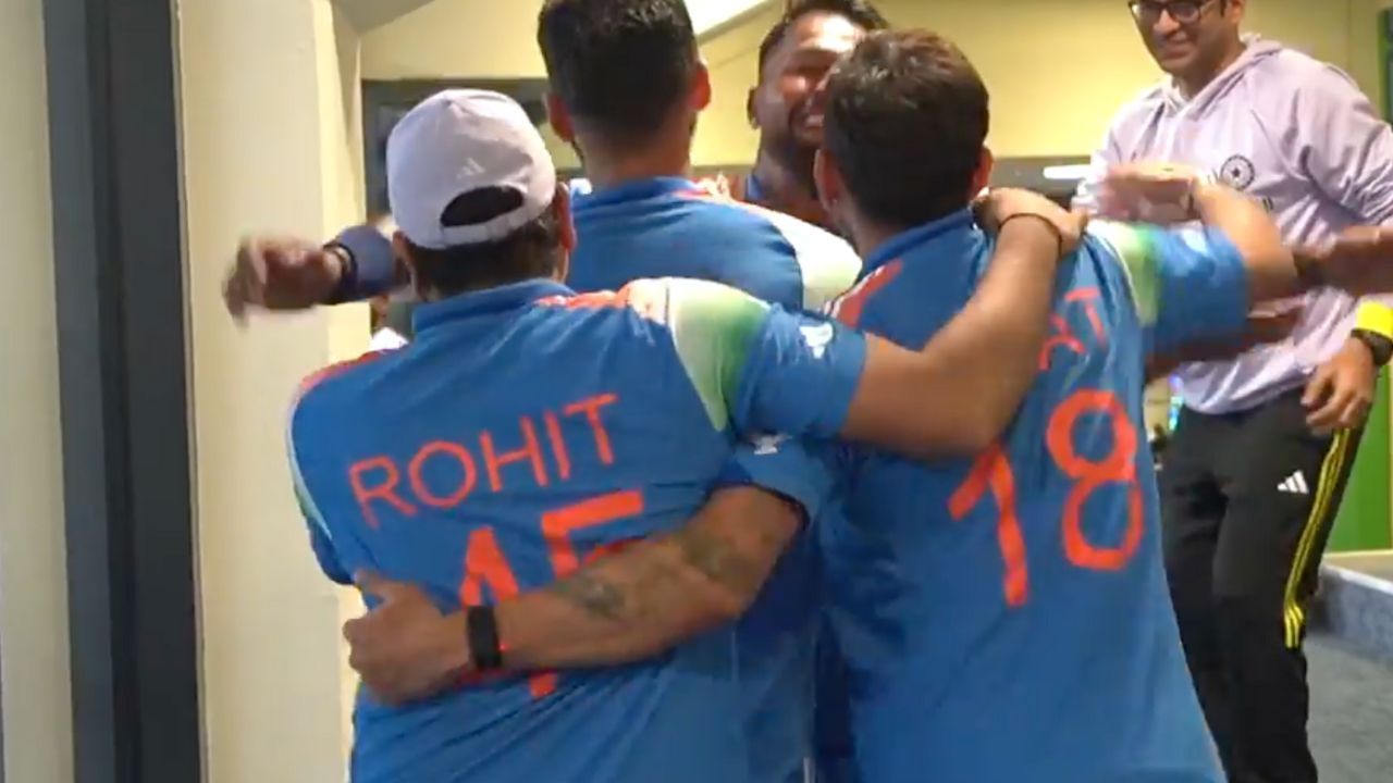 रोहित से लिपट गए विराट (photo credit- Screenshot/BCCI)