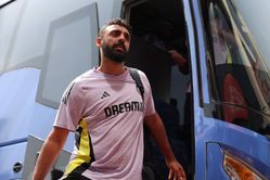 "Well bowled bhaiya" - Varun Chakaravarthy cheekily comments on Bollywood actor's post after IND vs AUS 2025 Champions Trophy semifinal [In Picture]