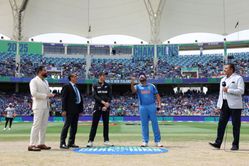 Rohit Sharma and Mitchell Santner grin at Ravi Shastri’s toss theatrics during IND vs NZ 2025 Champions Trophy final [Watch]